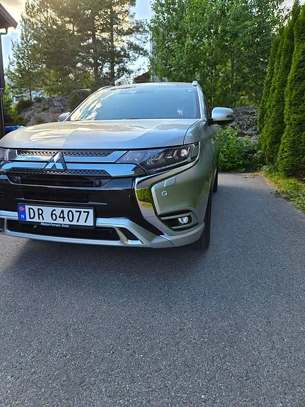 Mitsubishi Outlander 2019 photo 2