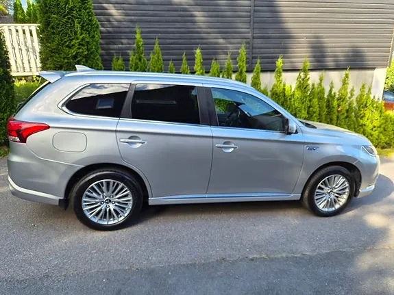 Mitsubishi Outlander 2019 photo 3