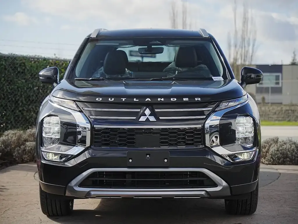 Mitsubishi Outlander 2026 photo 3