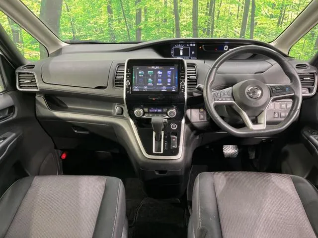 Nissan Serenade 2017 photo 2