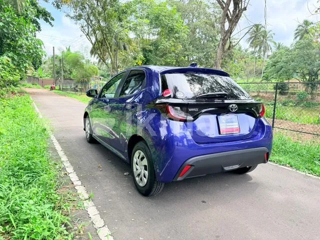 Toyota Yaris 2023 photo 2