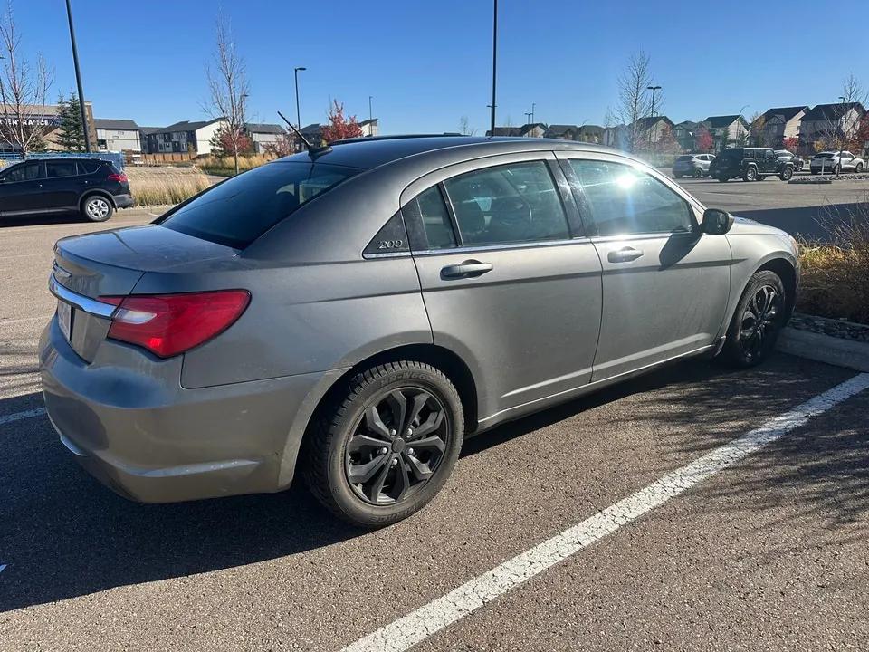 Chrysler 200