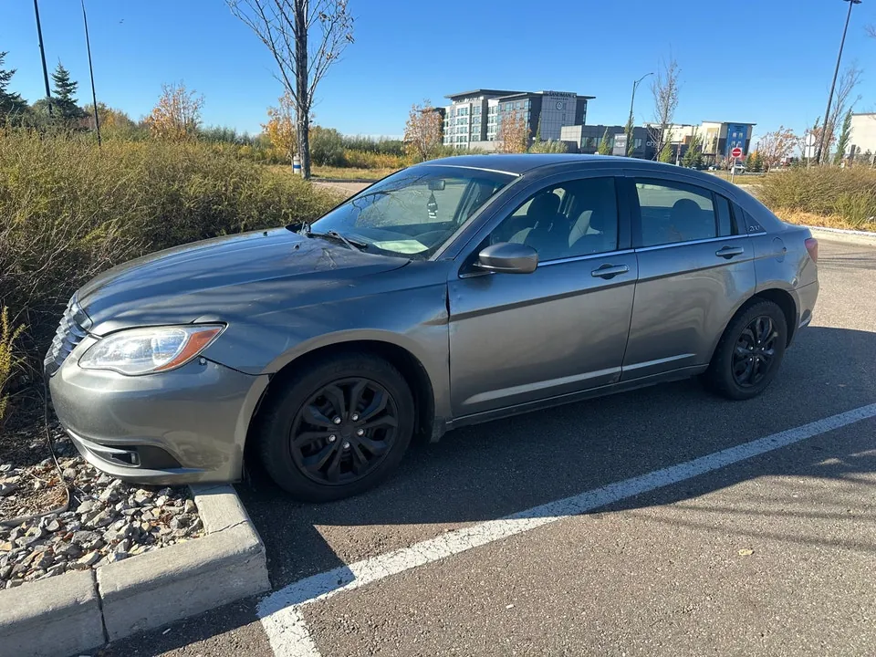 Chrysler 200 2012 photo 2