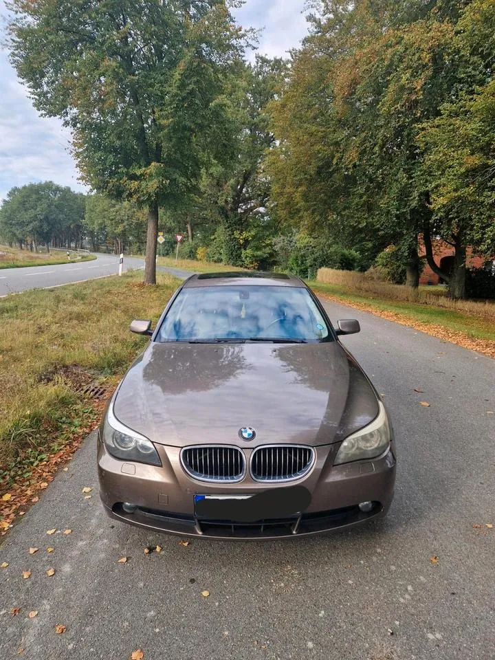 BMW 523I