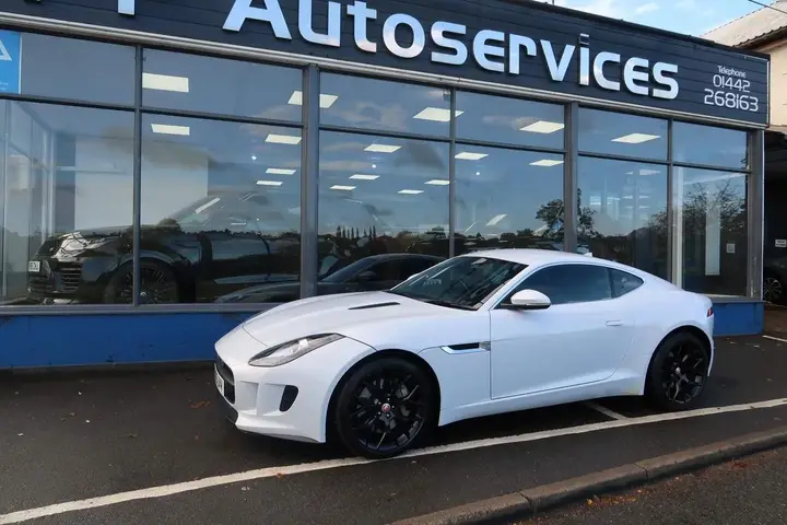Jaguar F-Type 2015 photo 4