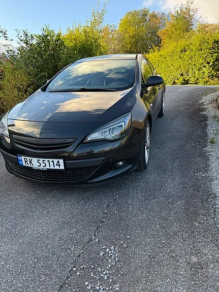 Opel Astra 2012 photo 2