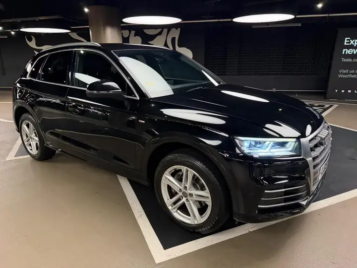 Audi Q5 2018 photo 2