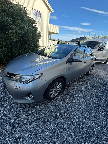 Toyota Auris 2014 photo 3
