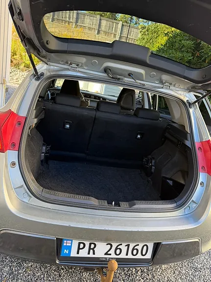 Toyota Auris 2014 photo 5