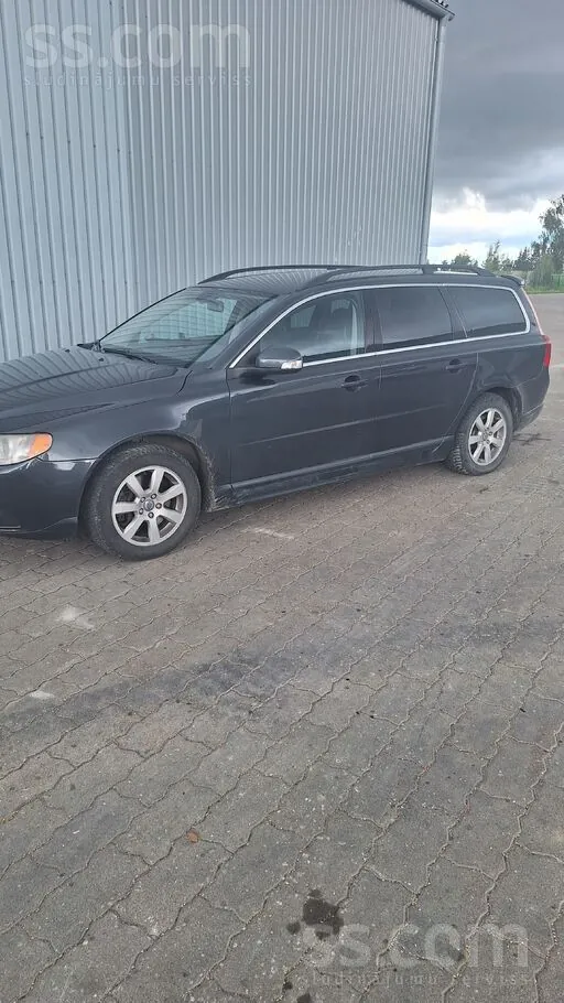 Volvo V70 2010 photo 5