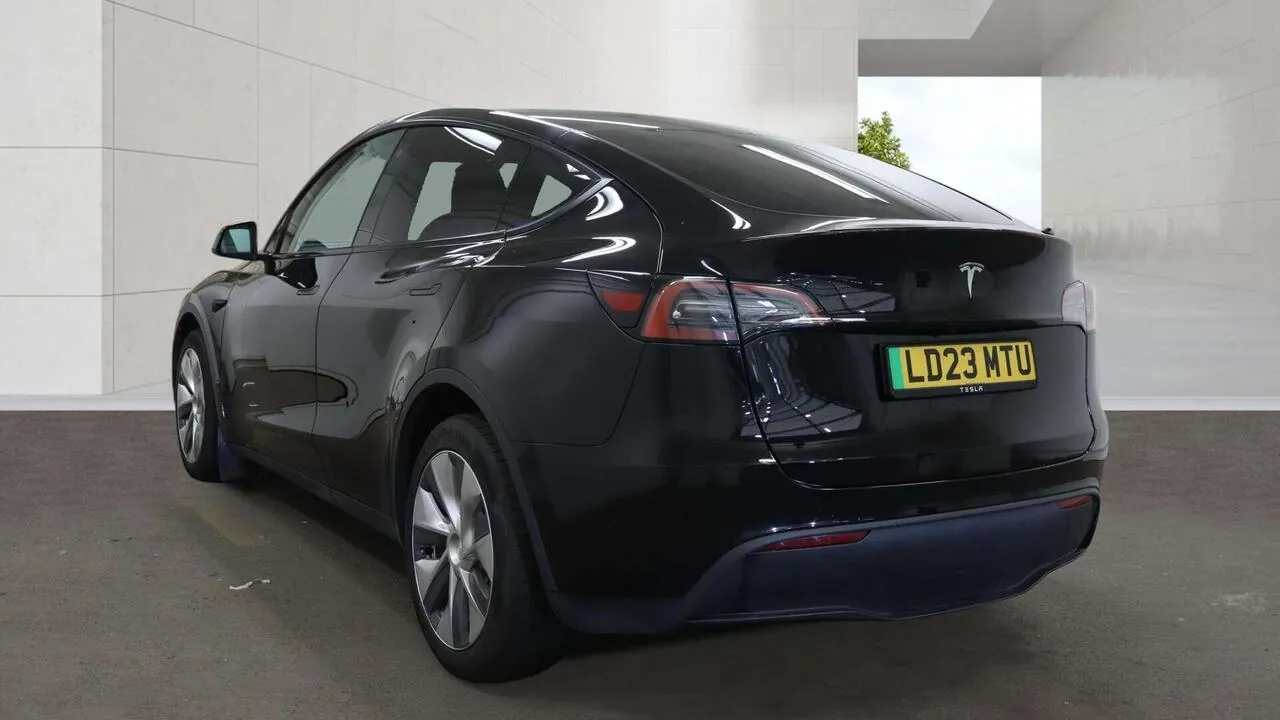 Tesla Model Y 2023 photo 3