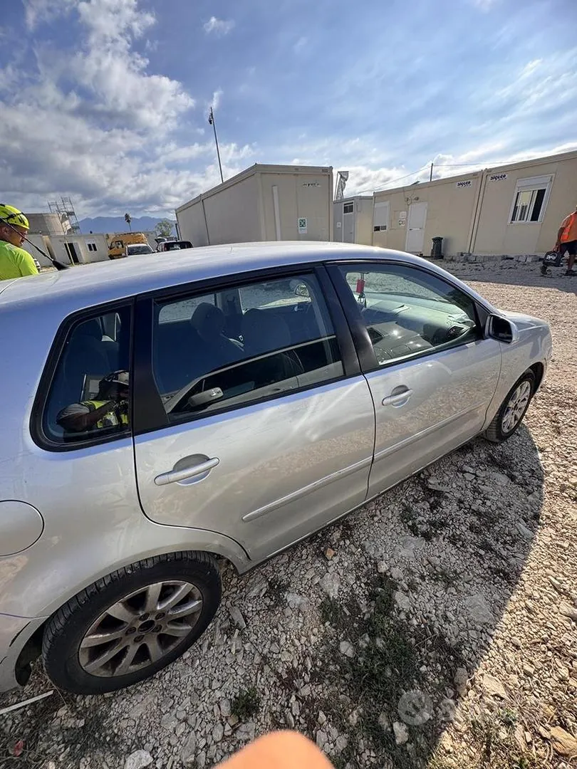 Volkswagen Polo 2006 photo 3