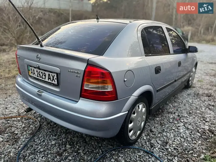 Opel Astra 2002 photo 2