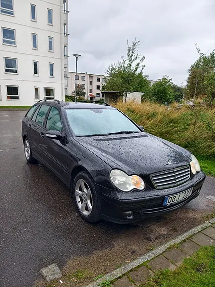 Mercedes-Benz C220