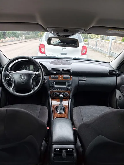 Mercedes-Benz C220 2006 photo 4