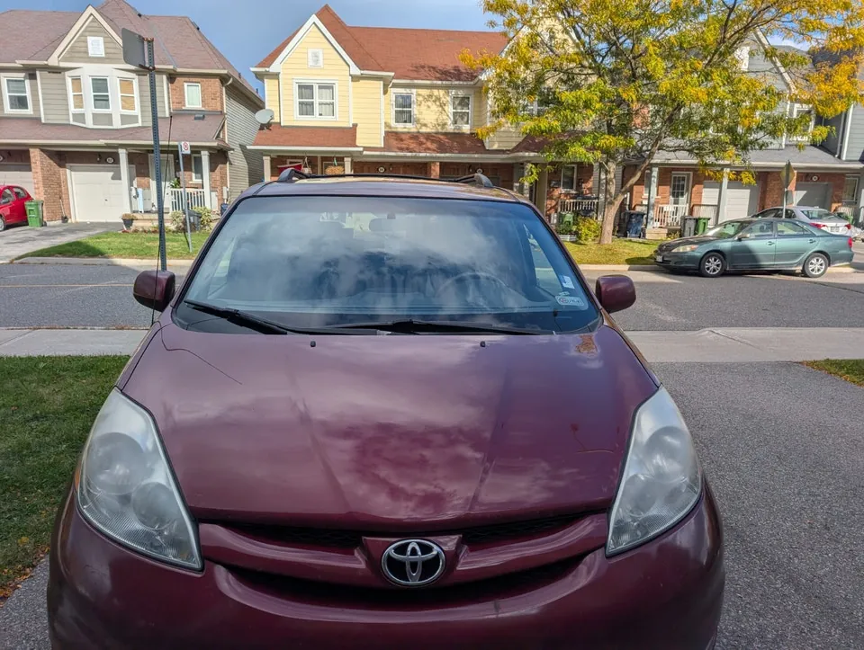 Toyota Sienna 2008 photo 2