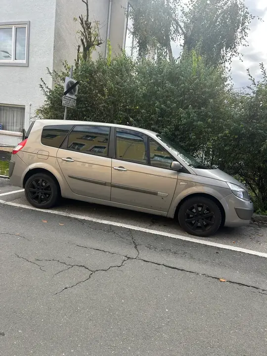 Renault Grand Scénic 2005 photo 2