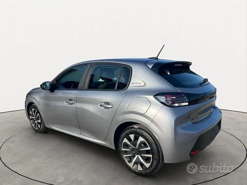 Peugeot 208 2025 photo 4