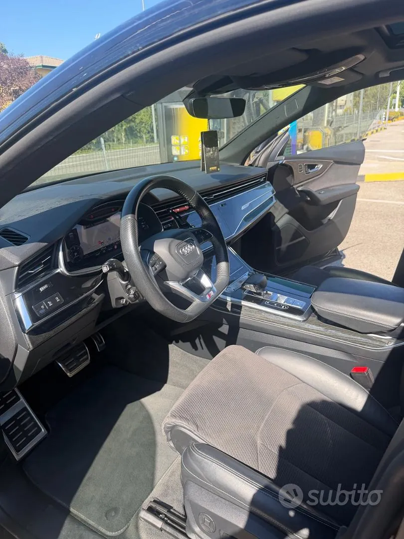 Audi Q8 2018 photo 2