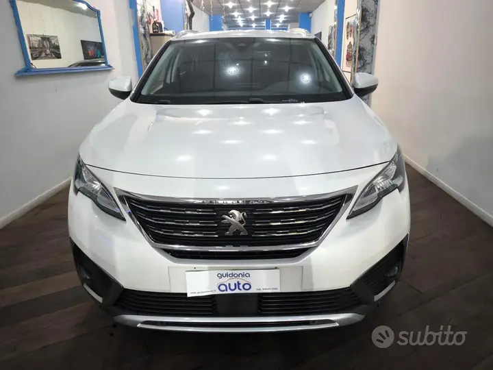 Peugeot 5008 2018 photo 2