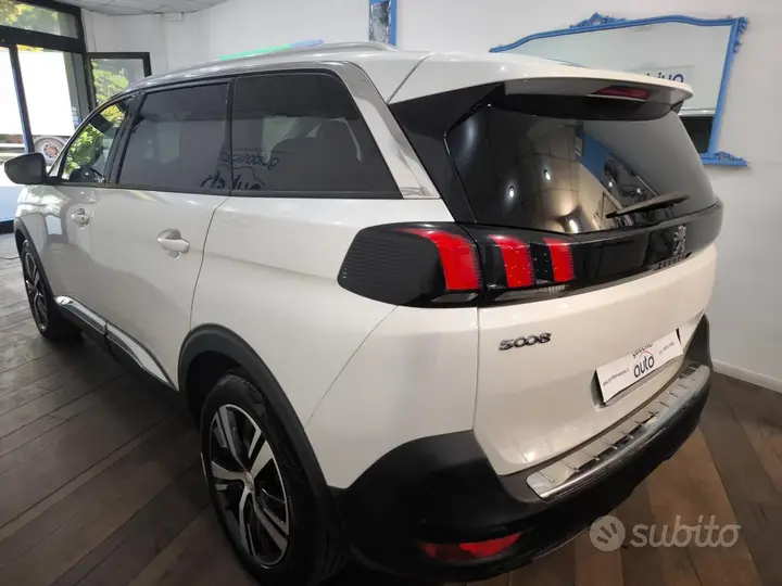 Peugeot 5008 2018 photo 4