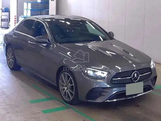 Mercedes-Benz E300