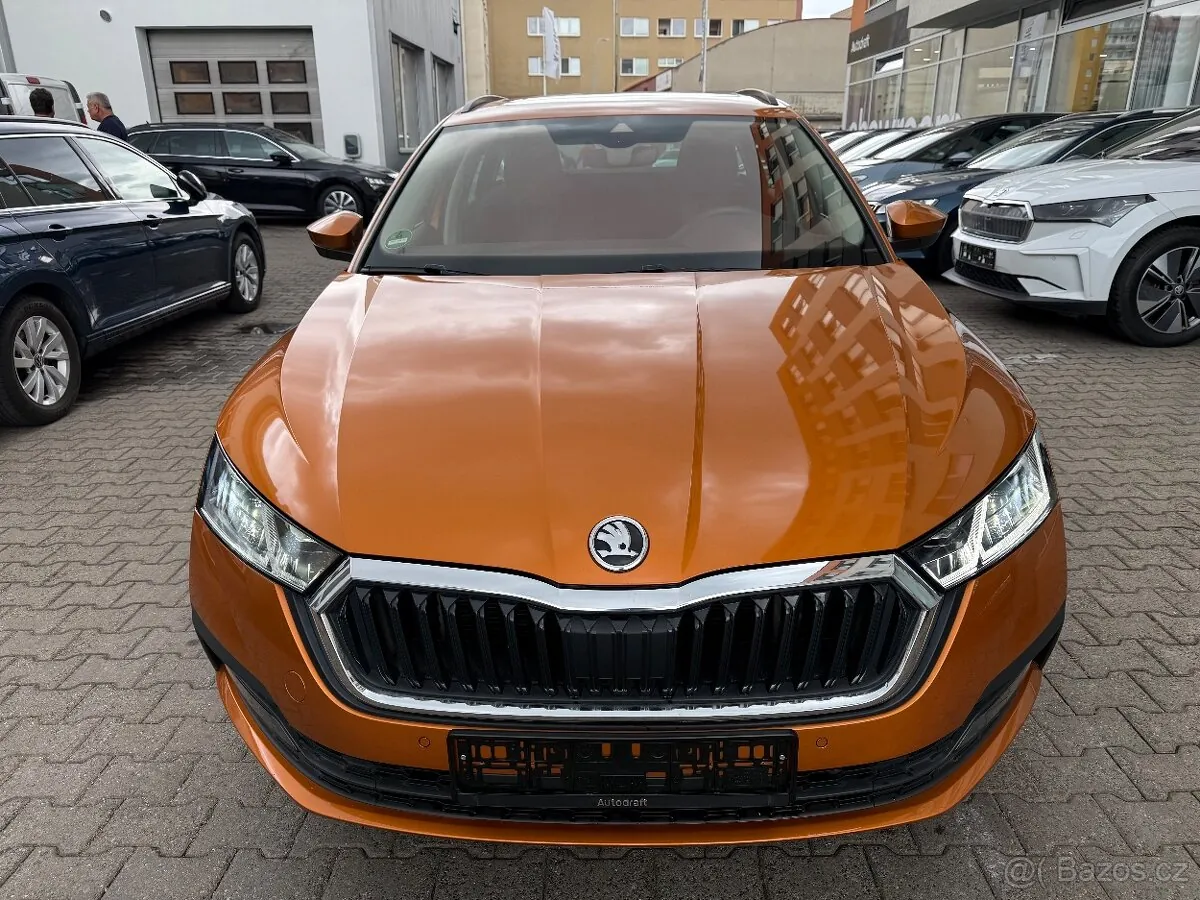 Skoda Octavia 2023 photo 2