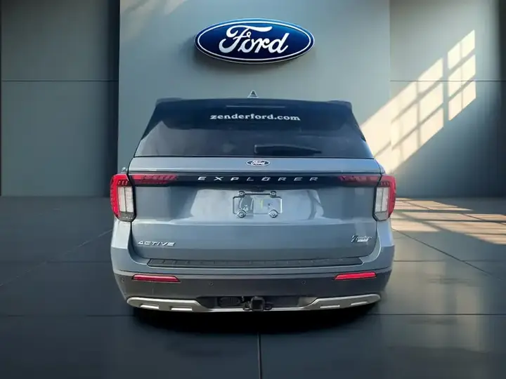 Ford Explorer 2027 photo 3
