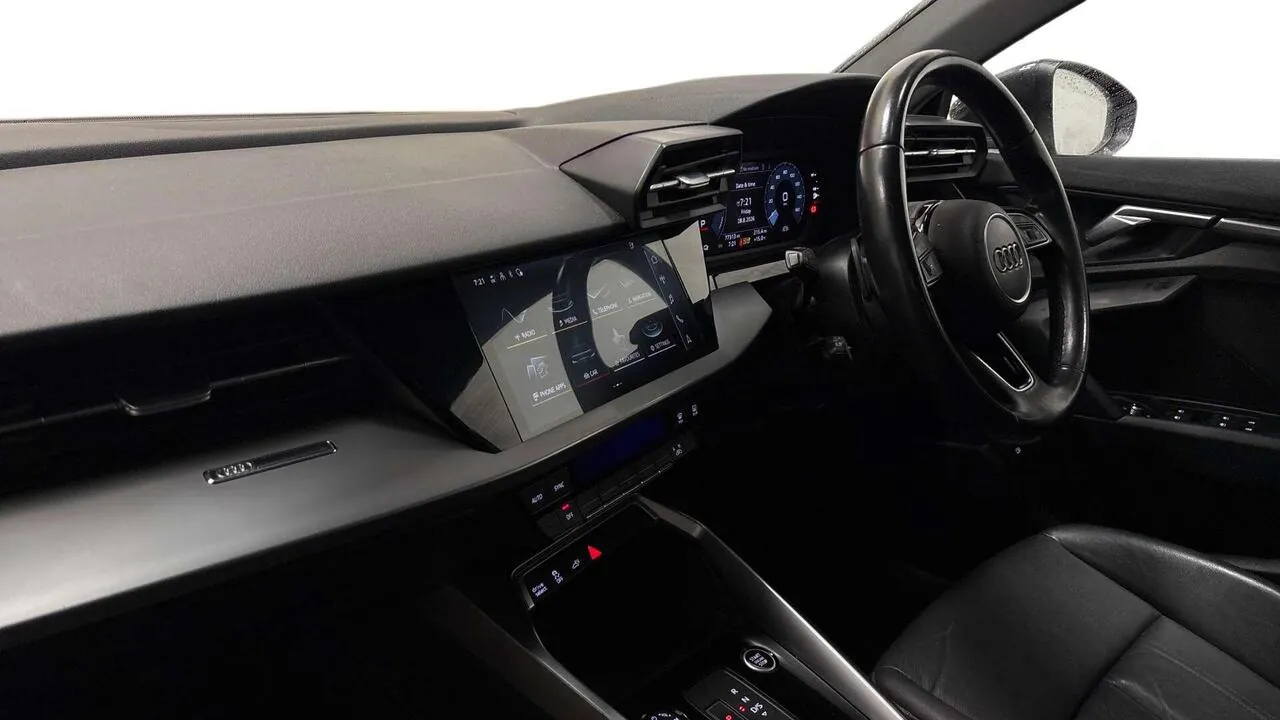 Audi A3 2022 photo 2
