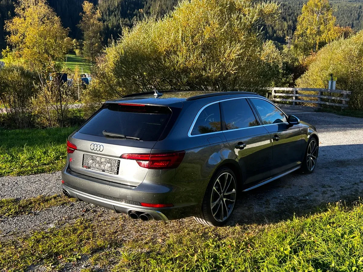 Audi A4 2018 photo 3