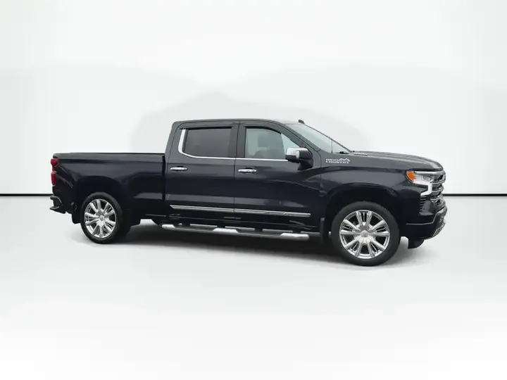 Chevrolet Silverado 1500 2023 photo 2
