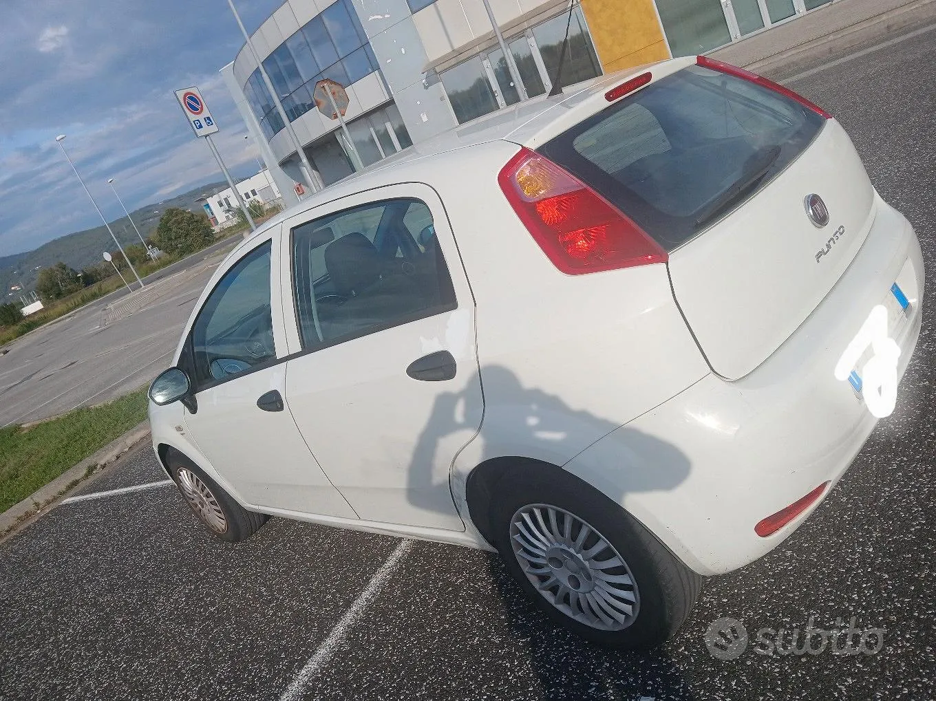 Fiat Punto 2015 photo 2