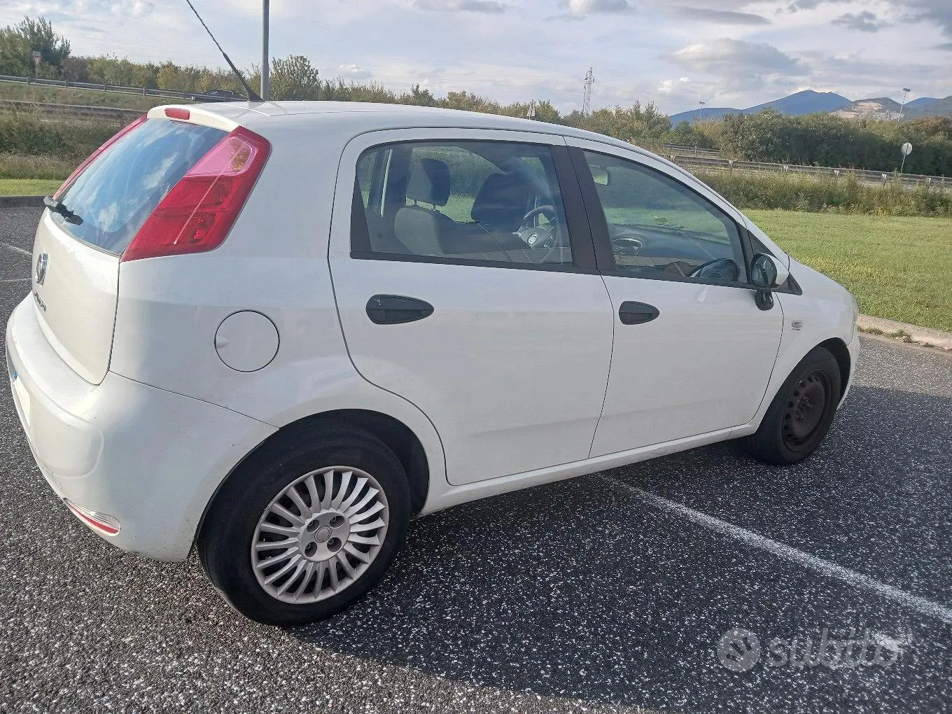 Fiat Punto 2015 photo 4