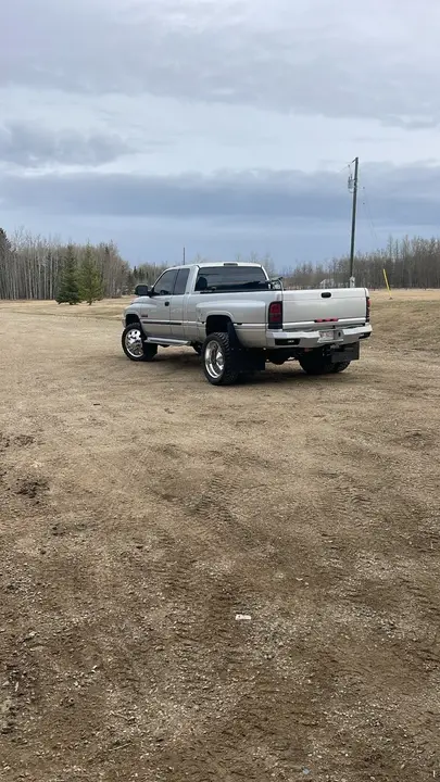 Dodge 3500 2001 photo 2