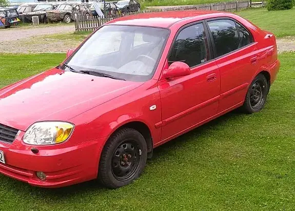Hyundai Accent 2003 photo 2