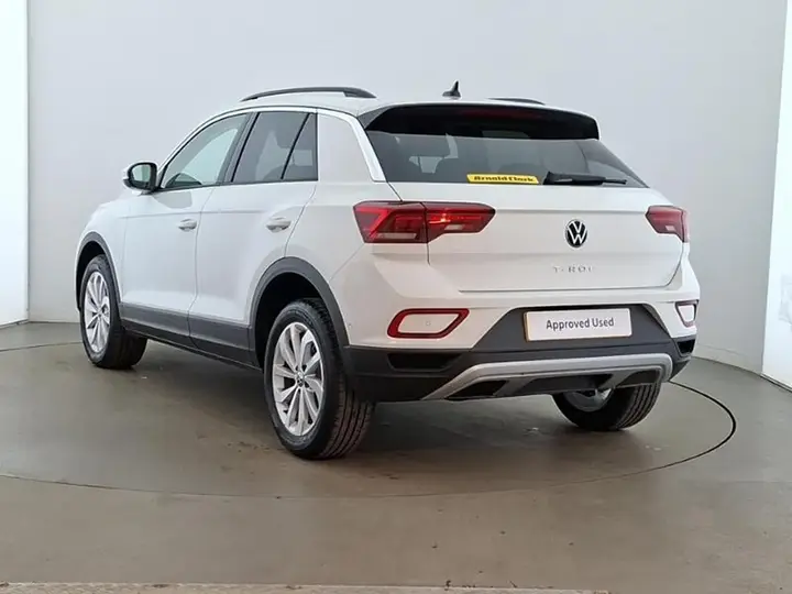 Volkswagen T-Roc 2026 photo 2