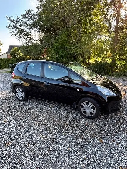 Honda Jazz 2015 photo 2