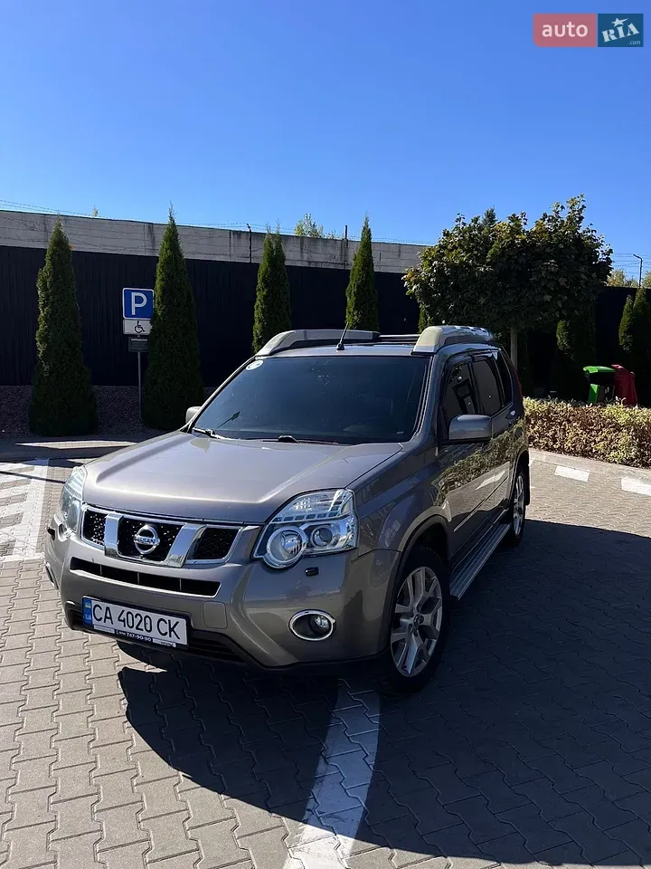 Nissan X-Trail 2011 photo 2