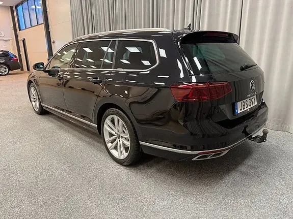 Volkswagen Passat 2022 photo 3