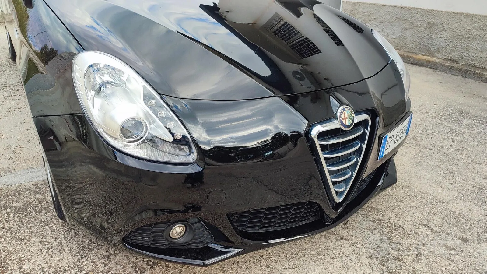Alfa Romeo Giulietta 2014 photo 2