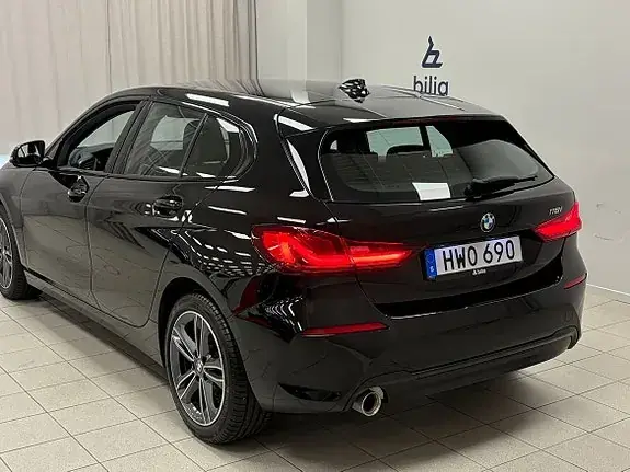 BMW 118I 2022 photo 3
