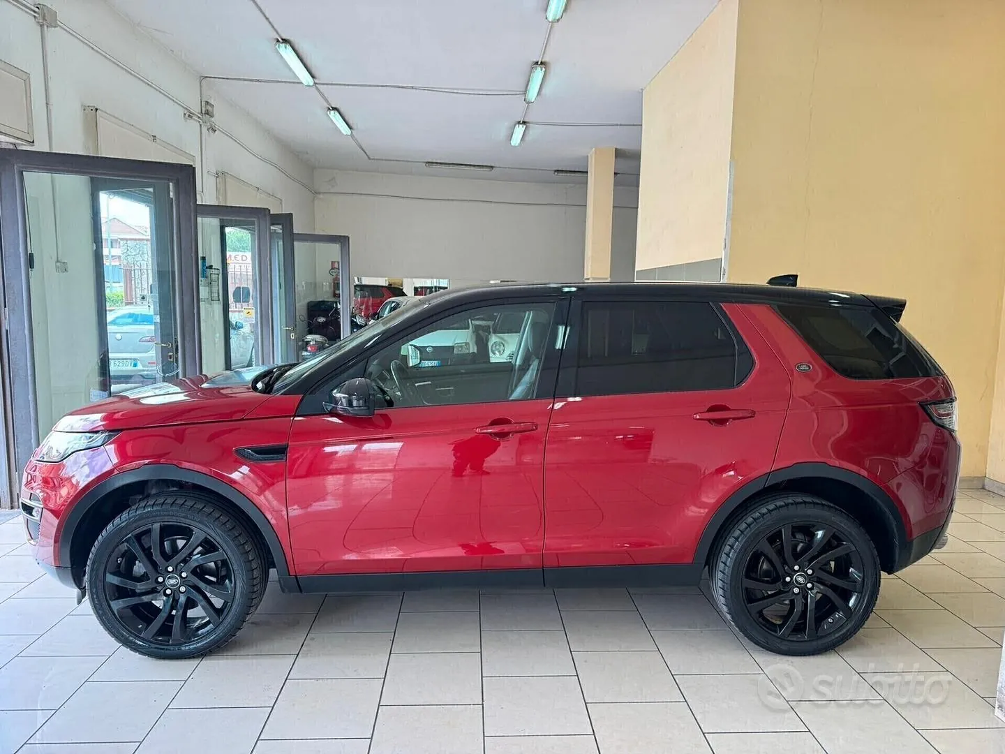Land Rover Discovery Sport 2017 photo 4