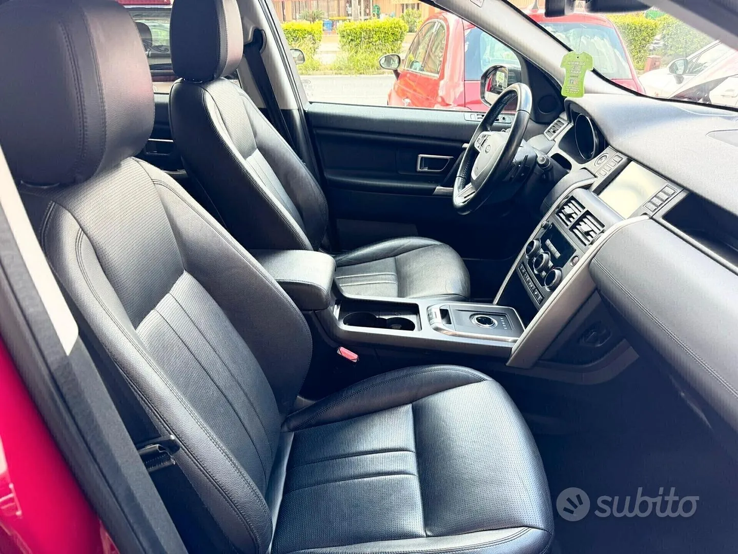 Land Rover Discovery Sport 2017 photo 5