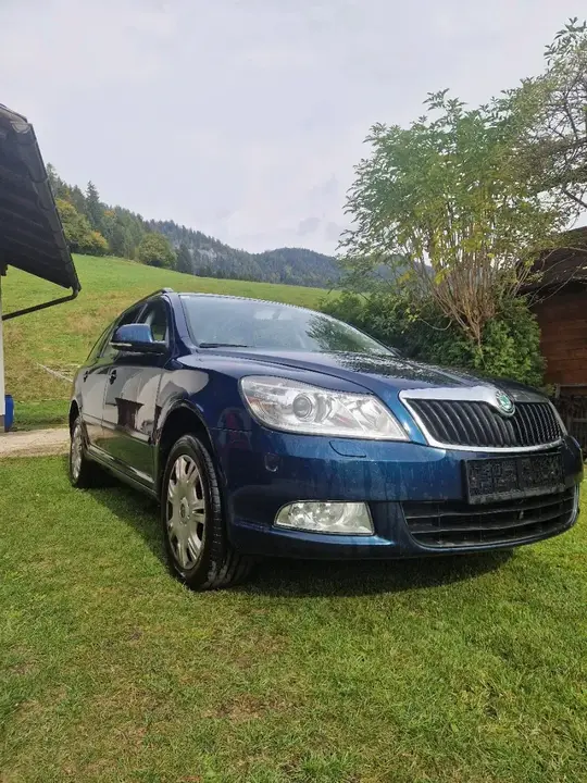Skoda Octavia 2012 photo 2