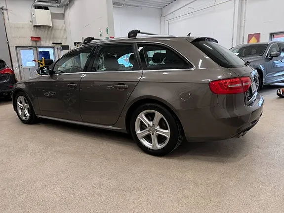 Audi A4 2013 photo 2