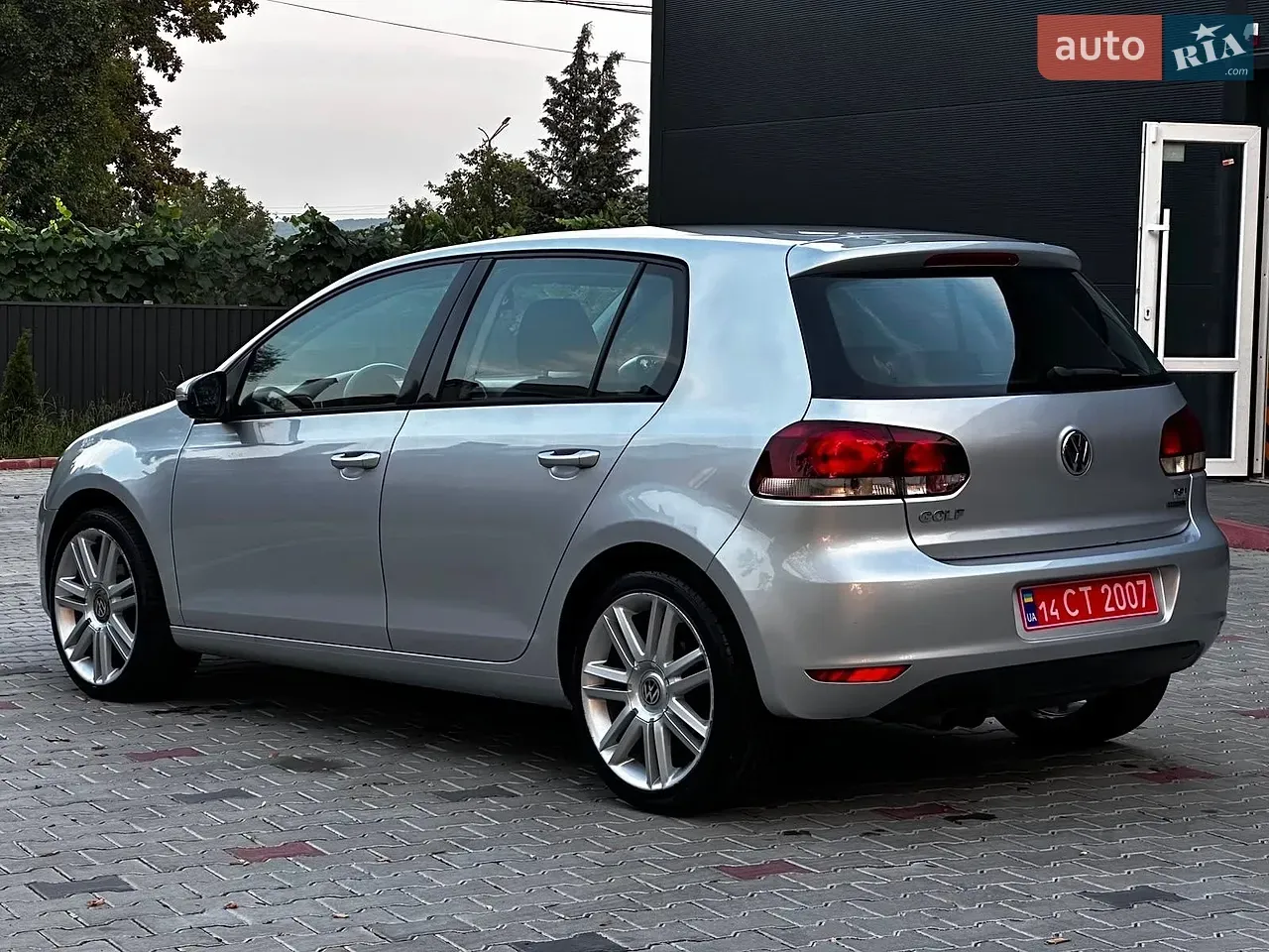 Volkswagen Golf 2010 photo 5