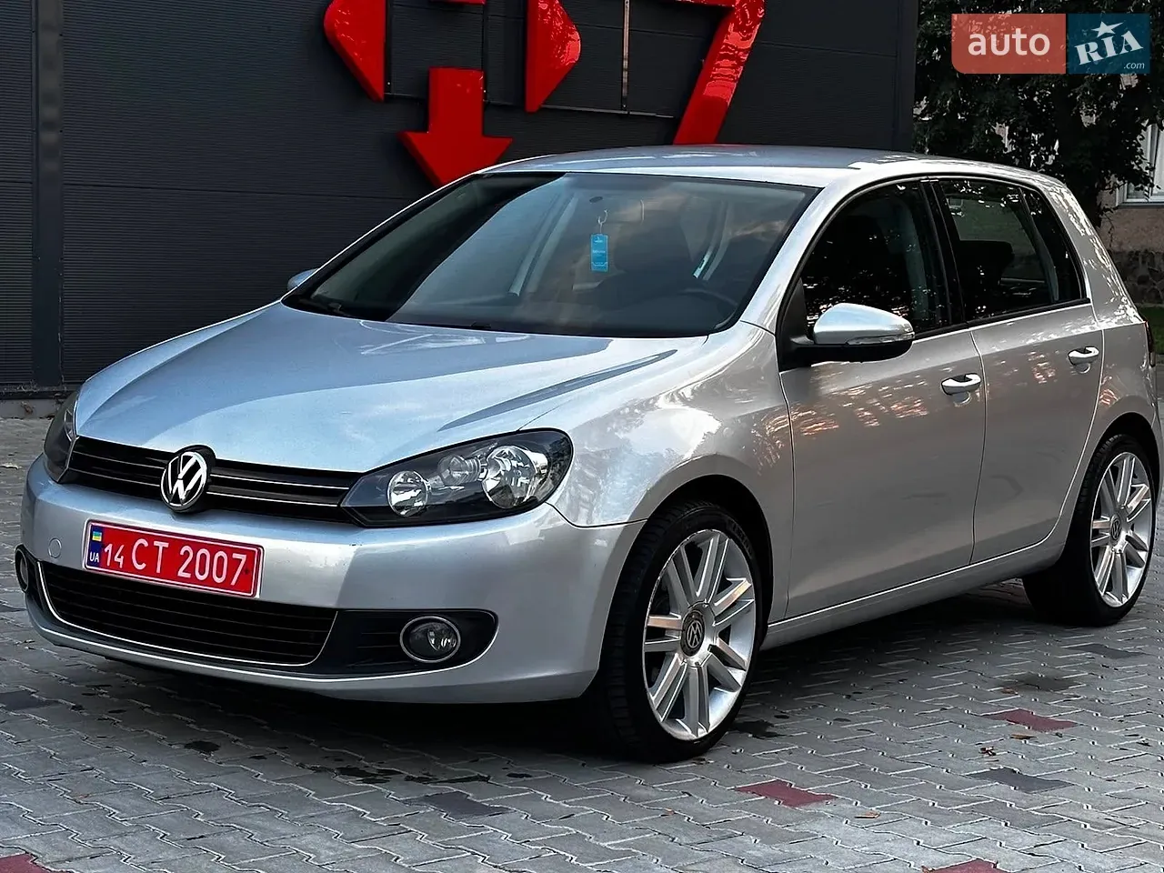 Volkswagen Golf 2010 photo 3
