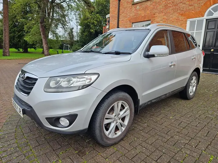 Hyundai Santa Fe 2010 photo 2