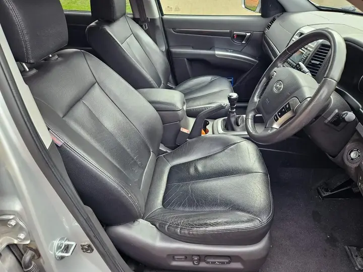 Hyundai Santa Fe 2010 photo 3
