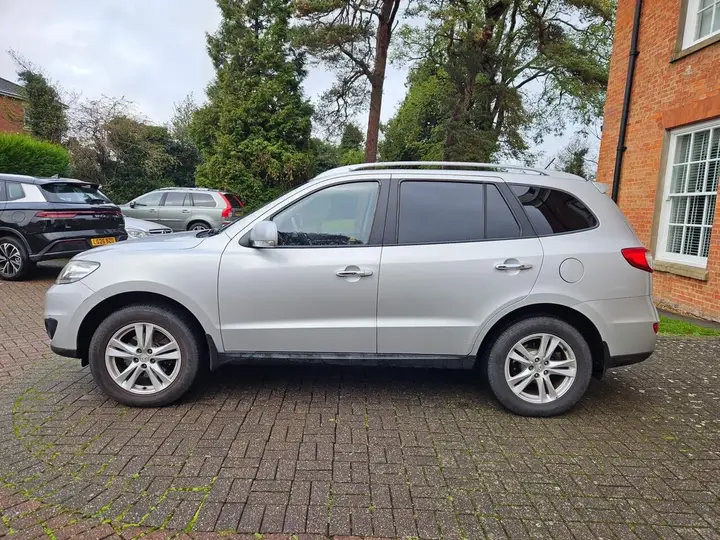 Hyundai Santa Fe 2010 photo 4